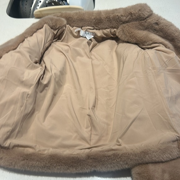 MAGASCHONI Oversized Soft Beige Plush Faux Fur Short Coat Size XS - Picture 11 of 11